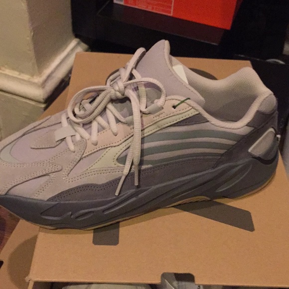 Yeezy 700 tephra v2